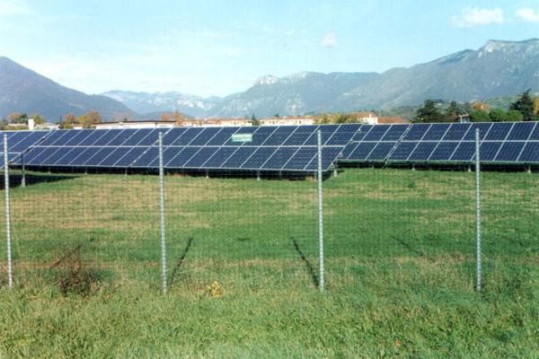 Recinzione in rete metallica per impianti fotovoltaici